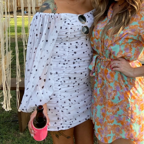 ASOS DESIGN ruched bodycon mini dress with balloon sleeves in polka dot size 10 - Picture 8 of 9